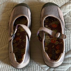 Keen women’s Mary Jane’s